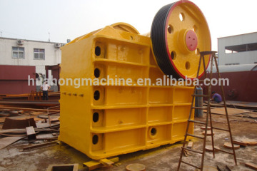 Small mobile jaw crusher/small stone crusher for sale