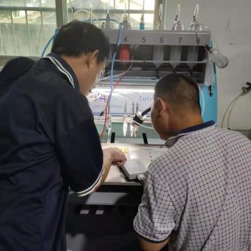 Automatic PVC label sleeve making machine dispensing machine