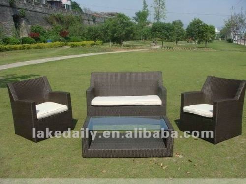 wicker patio furniture