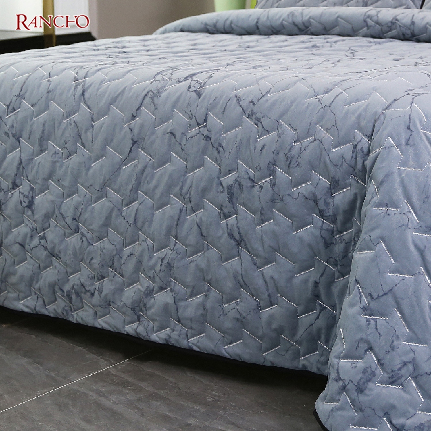 Foil printing embroidery velvet bedspread marbling design quilting bedspread set by velvet fabric