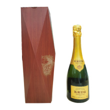 Индивидуальная подарочная коробка из гофрированной винной бумаги с деревянной печатью