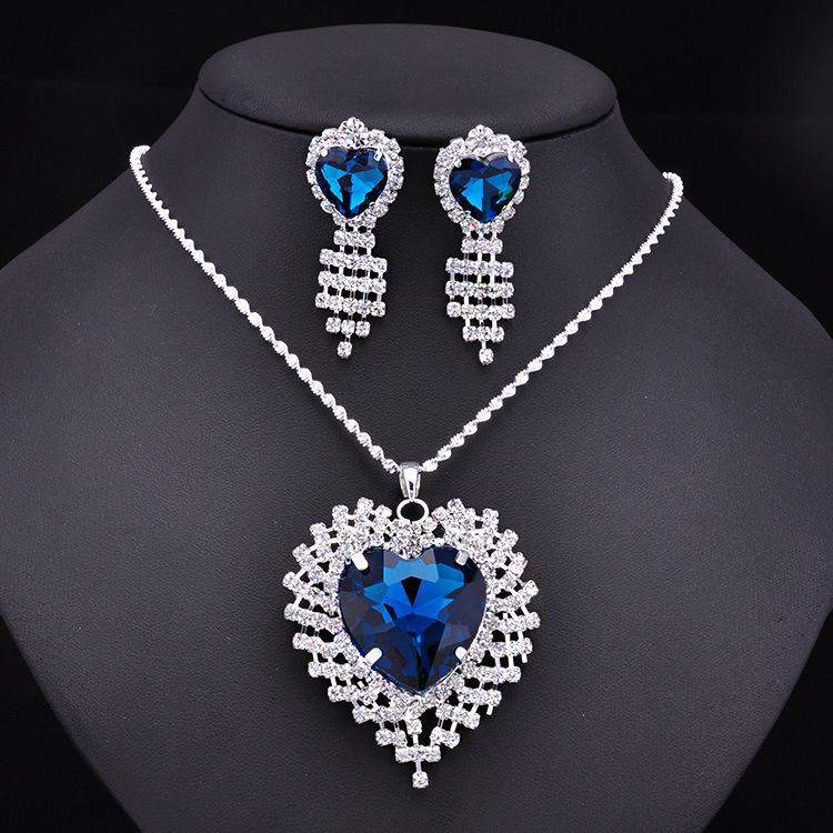 Fashion crystal necklace set