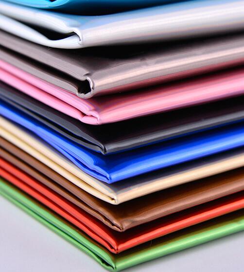 Bunte Laser PU-Leder für Taschen und Kleidungsstück Colorful laser PU leather for bags and garment