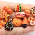 Günstige Großhandel Sweet Bread Dessert Food Shaped Flatback Cabochon 100 Stück / Beutel Harze DIY Toy Decor Perle Kühlschrank Ornamente