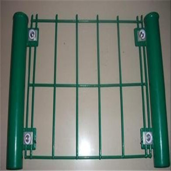 PVC fence on road/road PVC wire fence