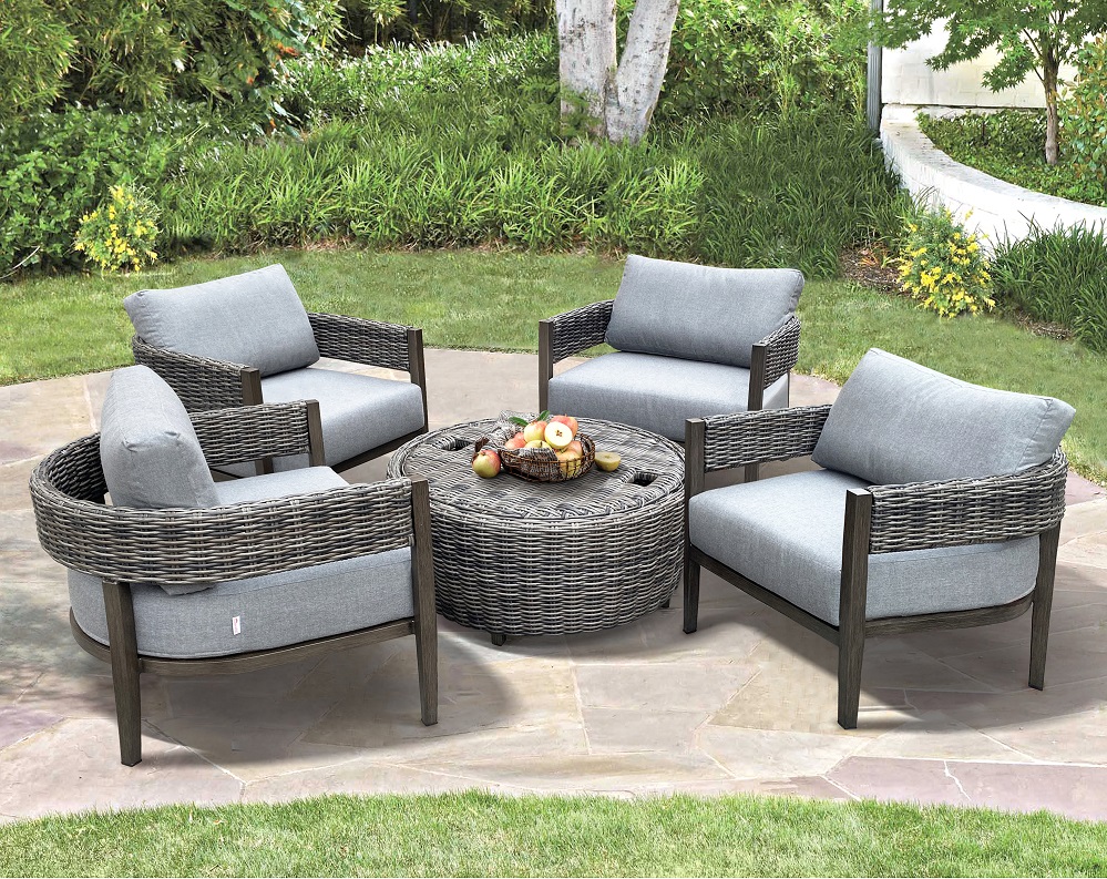 Patio Rattan Club Chair and Coffee Table