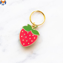 Keychains en émail en gros de la fraise en métal