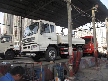 Sitom Diesel 4X2 Fuel Truck Capacity/Fuel Tanker Truck Dimensions/3 Ton Fuel Truck