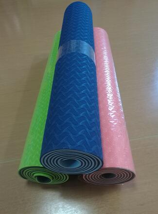 TPE material double color yoga mat