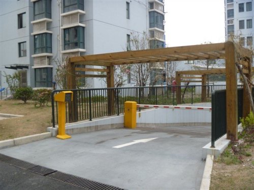Short Range 3 - 15cm Simple Design Parking Barrier Systems For Government Building Ac 20v