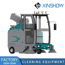 Fully enclosed electric sweeper driving type