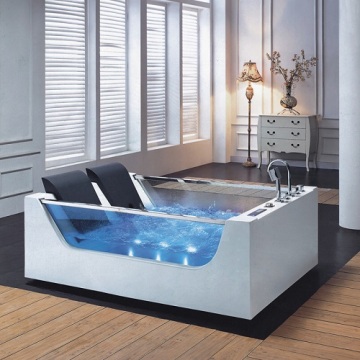 Luxuriöse Hydromassage-Badewanne für 2 Personen mit Kissen