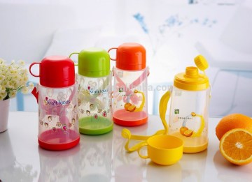 Pitcher 700ml,plastic pitcher with cup,plastic water bottle,plastic pitcher