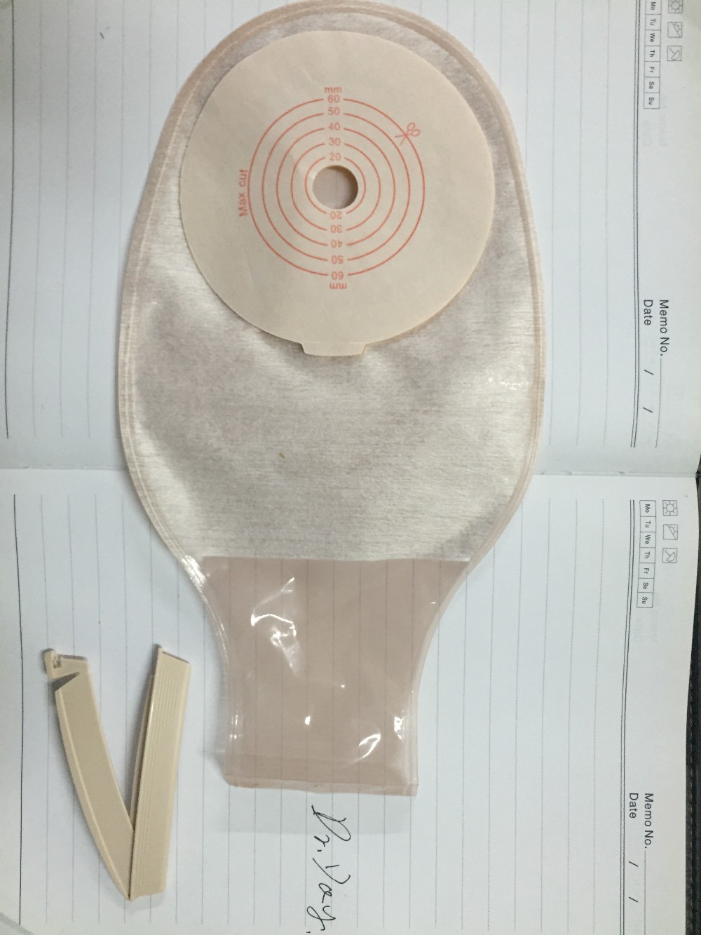 Low price disposable one piece drainable opaque colostomy bag