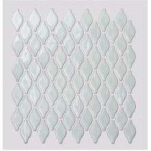 Khảm thủy tinh trắng trên tường bếp backsplash