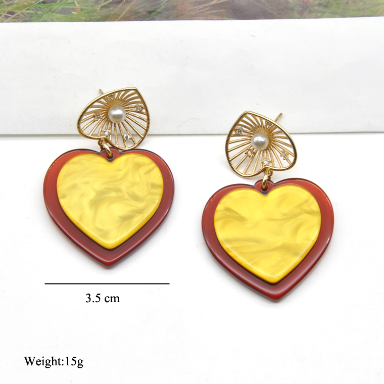 Newest gold plated brass stud jewelry for women bright gorgeous acrylic love heart earrings