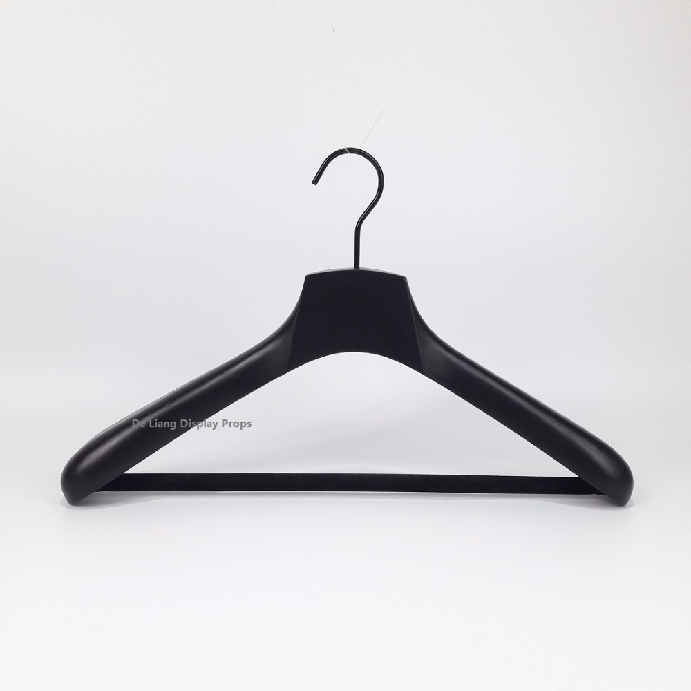 DL448A Luxury big shoulder business suits wooden hanger black round hook clothes & pants hanger