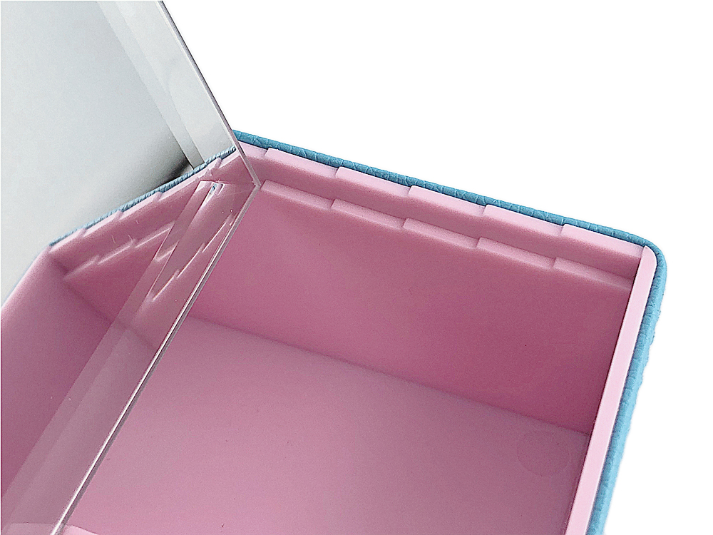 Pequeña caja de plástico Small Plastic Box