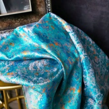 Yarn-Dyed Jacquard Metallic Luster Graffiti Pattern Fabric for Designers