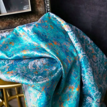 Yarn-Dyed Jacquard Metallic Luster Graffiti Pattern Fabric for Designers