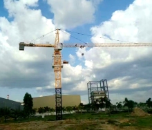 flat top tower crane advantages