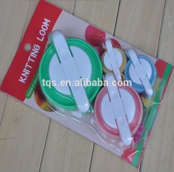 DIY Knitting Loom Tools pom pom maker/ pom device / Ball control /Fluff ball weaver