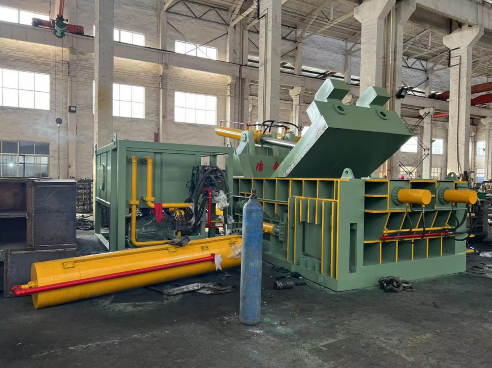 Blachy z blachy metalowej hydrauliczna automatyczna potrójna baler