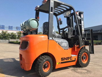 FL25 Lp Gas Forklift Truck