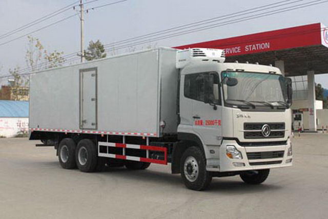 DONGFENG Tianlong 6X4 LHD / RHD مبردة شاحنة