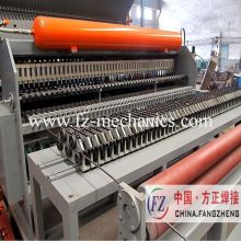 Machine to make wire mesh fencing