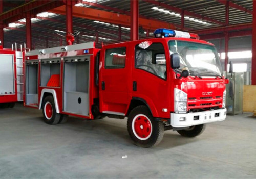 ISUZU 4 x 2 brand voertuig