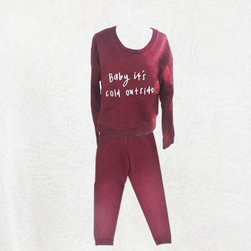 Terno de pijama vermelho confortável feminino