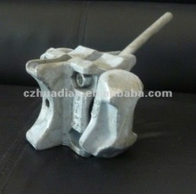 Iron left-side trailer twist lock