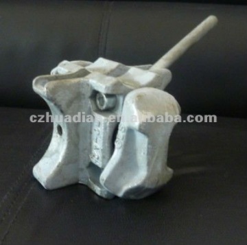 Iron left-side trailer twist lock