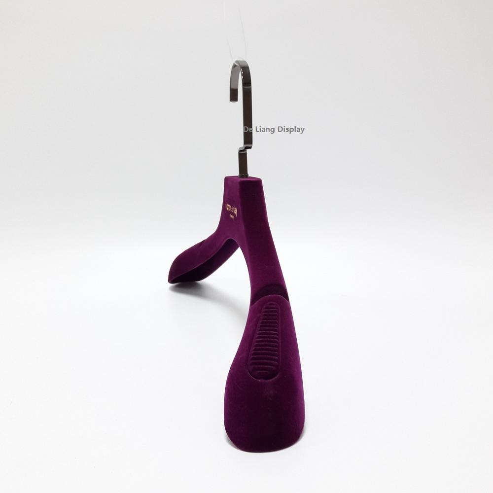 Deliang wholesale 615 Plastic velvet hanger purple color fashion rubber coated painting hanger