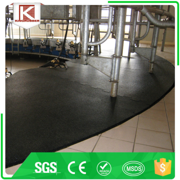 Grooved bottom for drainage horse cow stall rubber matting