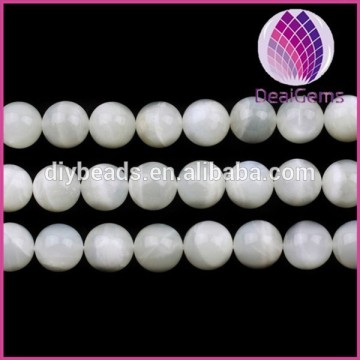Natural 10mm smooth round moonstone beads