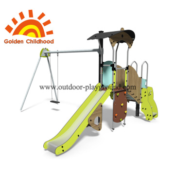 Boy climbing playground frame pendakian uk