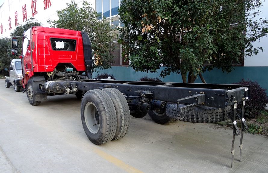 delivery trucks towing vehicles chassis 2