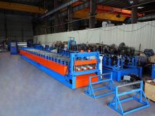 Metal floor covering decking tile forming machine