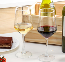 Elegant Crystal Wine Glass for Fine Dining