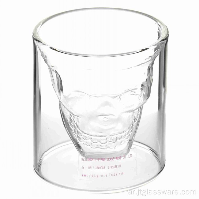 كأس زجاجي على شكل جمجمة