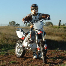 Motorcycles 450cc Cross Dirt Bikes to australia