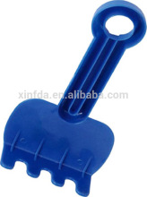 High quality funny promotion gift kids toys mini plastic rake summer beach sand toy