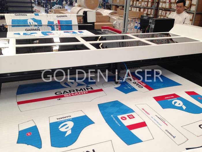 Flying Scan Sublimation Fabric Laser Cutting Machine