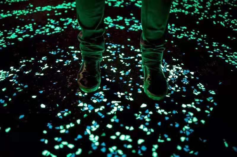 glow in the dark stone road