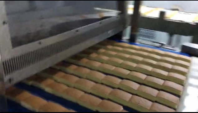 Fully Automatic Layer Cake Making Machine