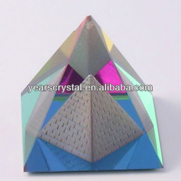 3d crystal pyramid , pyramid paperweight (G-0286)