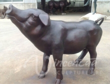 Life size street art sculpture pig bronze statue
