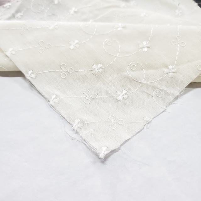 Tecido de ilhó bordado de algodão para forro